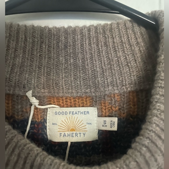 Faherty x Doug Good Feather Mock Neck Sweater size XS- NWT - Picture 3 of 10